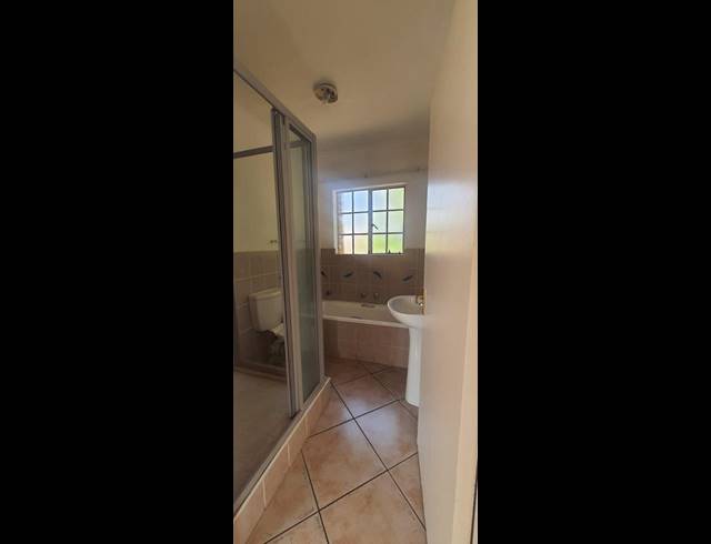 2 BEDROOM PROPERTY TO RENT IN HELIKONPARK